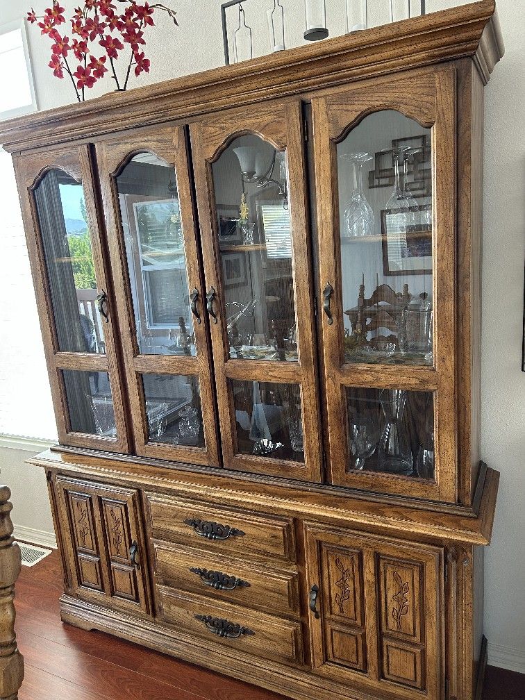 China Hutch w buffet server