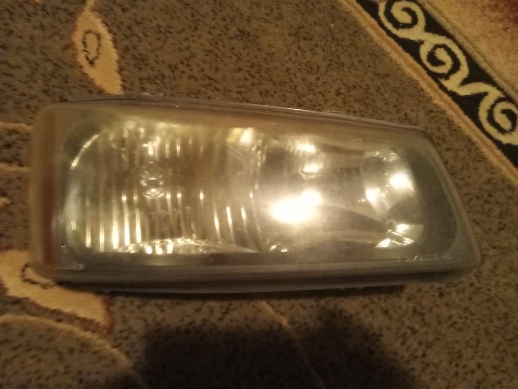 Chevy Upper Right Passanger Head Light Housing