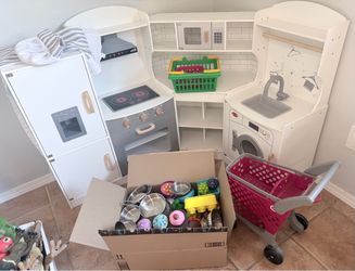 Play Kitchen with Lots of Accessories