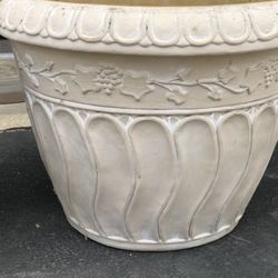 Flower Pot 17” H X  19” Dia. (garden-lite Foam)