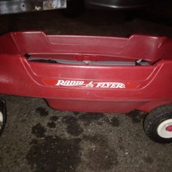 Radio flyer pullable durable wagon with seatbelts