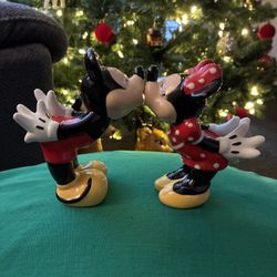 Mickey And Minnie Mouse 