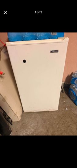 Kenmore Mini Fridge / Compact Refrigerator – Works Great