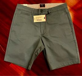 Brand new UNTUCKit 9" mid blue chino short size 33
