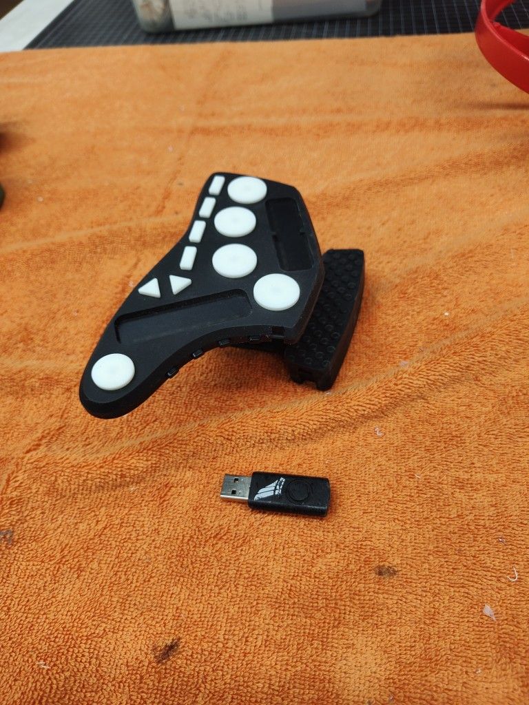Livid Guitar Wing Wireless Midi Controller