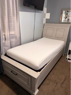 Twin frame & mattress