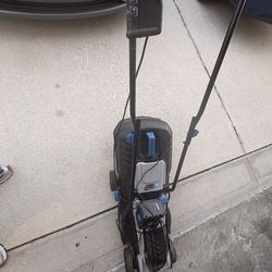 Battery power lawn mower