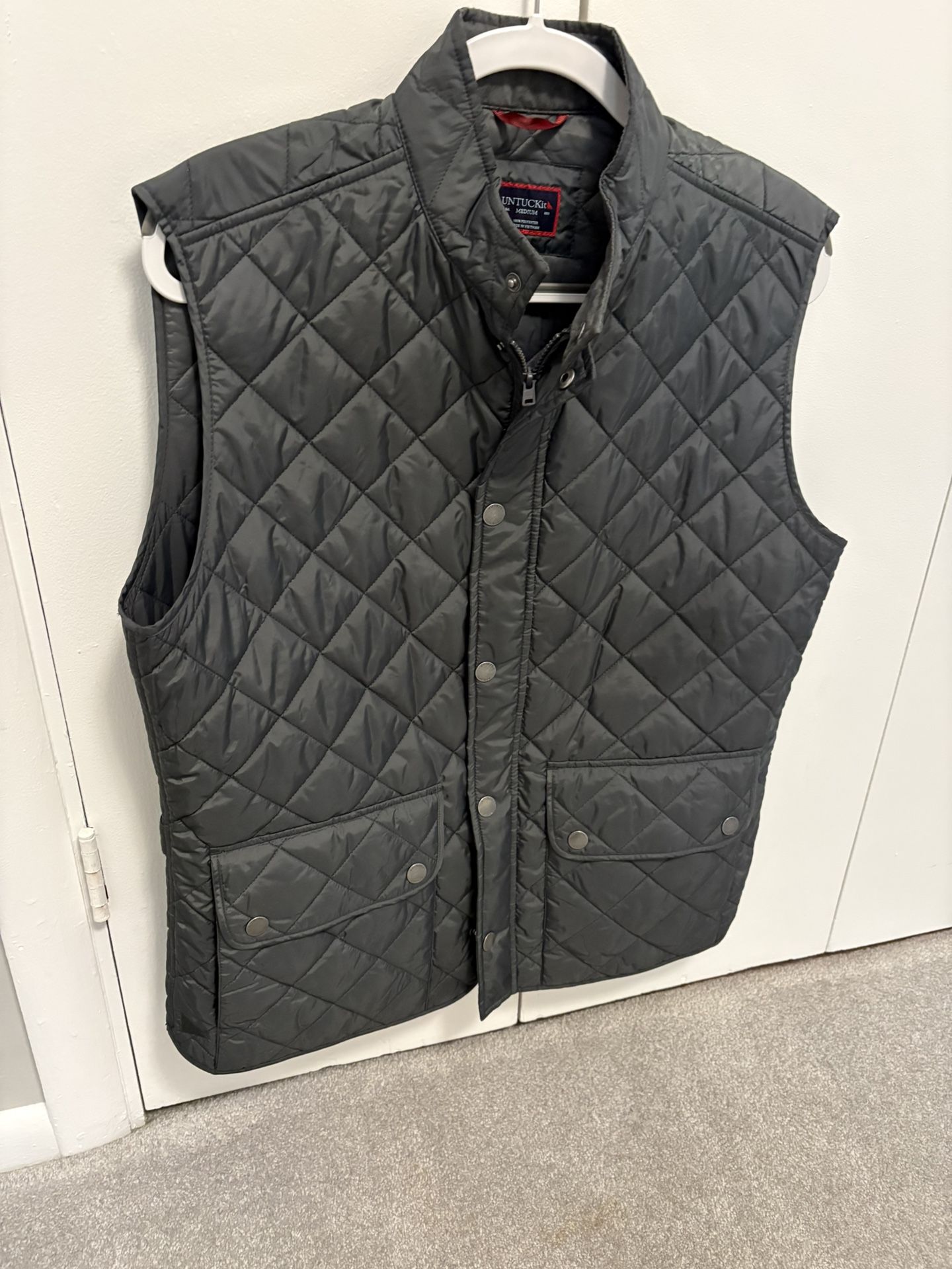 Men’s Untuck It Wynnwood Quilted New Vest SZ M