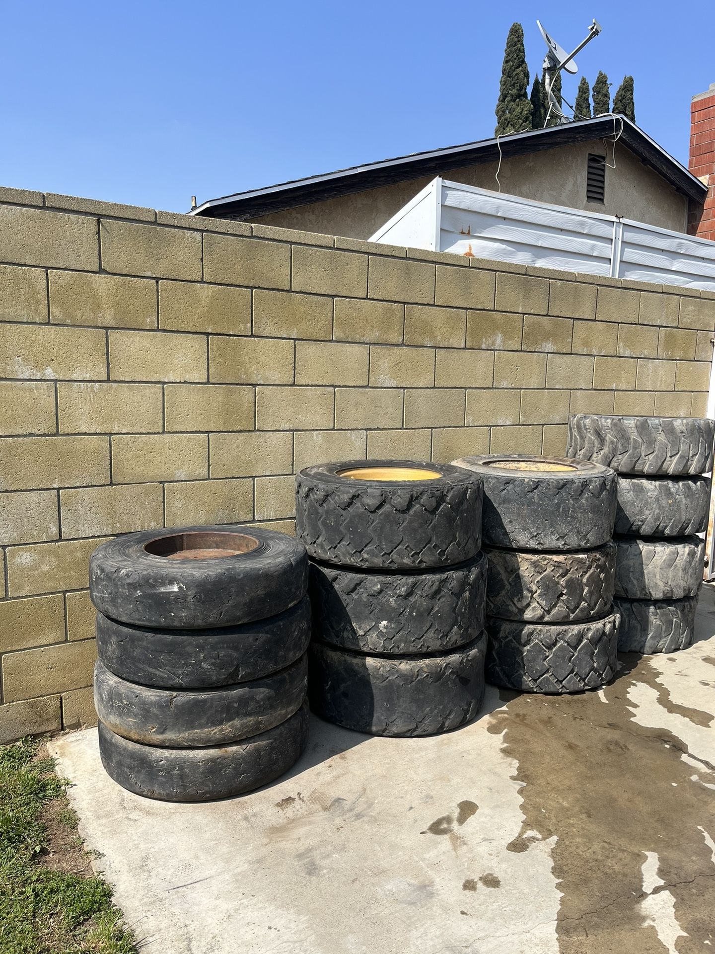CAT Tractor/ Skid Steer Tires