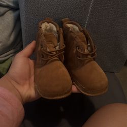 Baby ugg boots size 2-3 infant