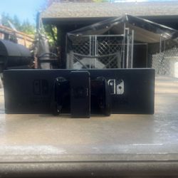 2 Nintendo Switch Docks + Nintendo Switch Controller