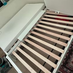 Two twin size beds comes along with the mattresses.