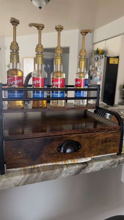 Coffee station and syroup