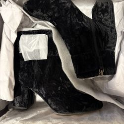 NIB Louise et Cie LL Babette Boots, Black crushed velvety, Size 6