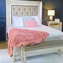 Queen Silver Wood Frame Bed  with Upholstered Faux Leather Panel Headboard, stone button accents