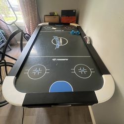 Air Hockey Table