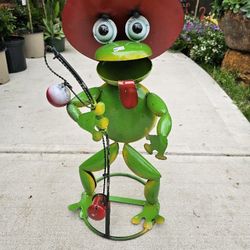 Metal Fishing Frog Decoration (Yard Art) Clay Pots, Planters, Pottery, Plants