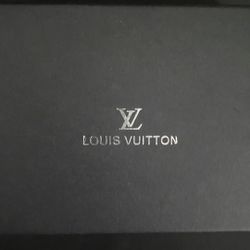 Louise Vuitton Unisex Wallet