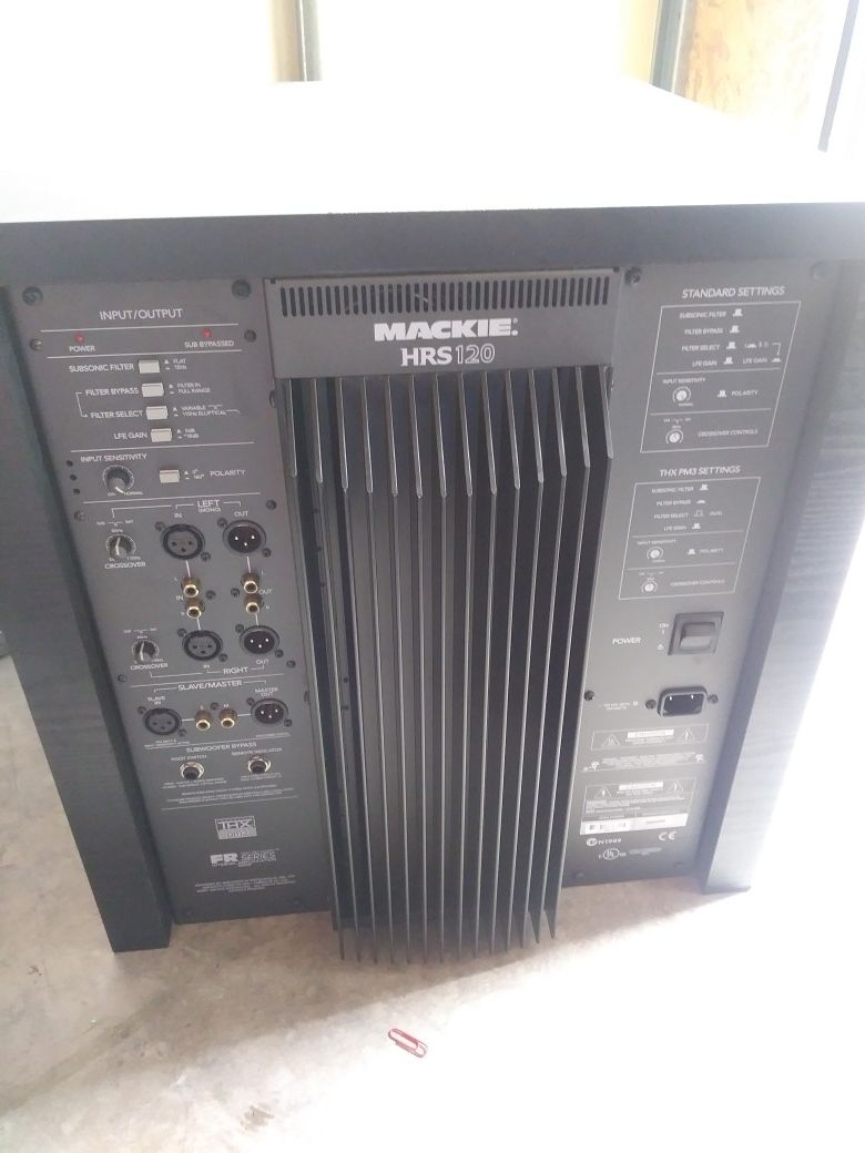Mackie HRS120
