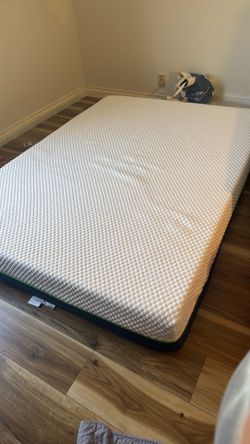 (PRICE NEGOTIABLE) Full Sized Memory Foam Mattress