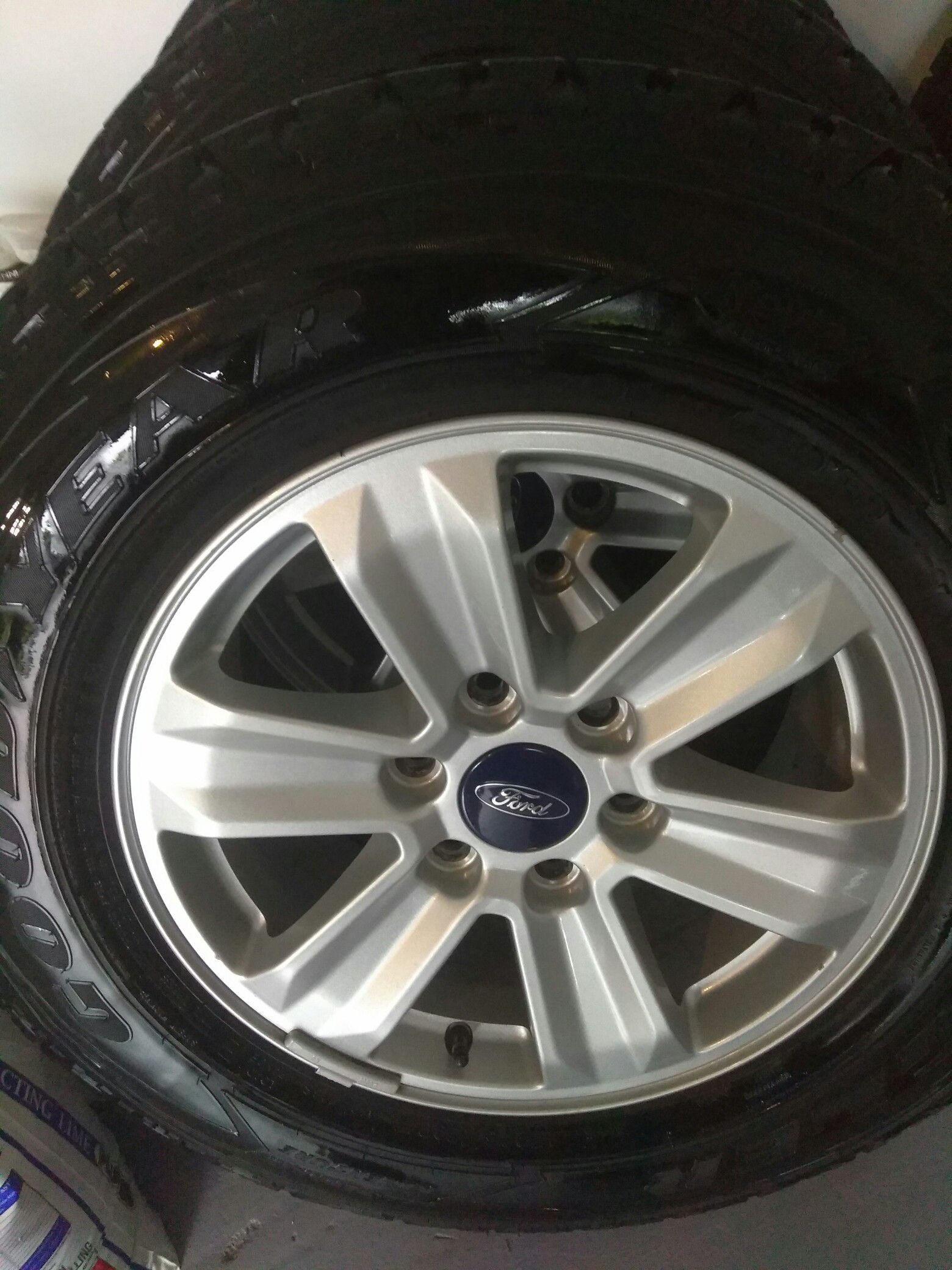 2018 Ford f 150 rims y tires