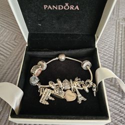 Pandora Snake Bracelet With 10 Charms