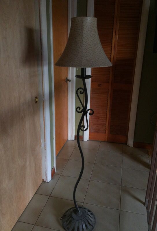 Floor metal lamp