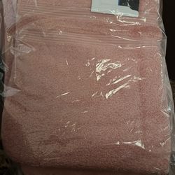 New 4 Pack Towels