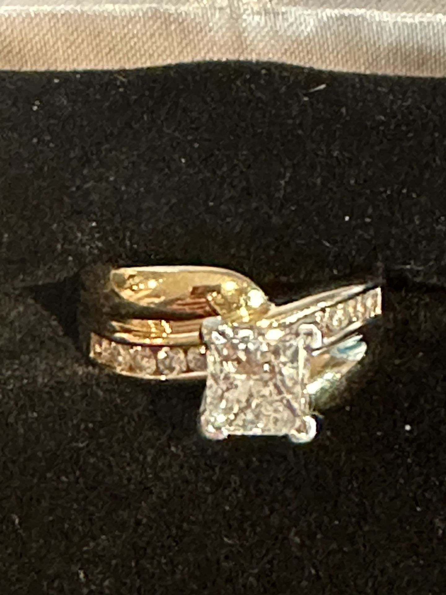 14K Gold Diamond Wedding Ring