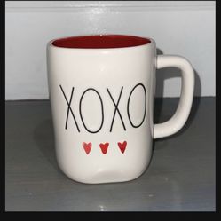 Rae Dunn “XOXO ❤️ ❤️ ❤️ “ White Mug With 3 Red Hearts