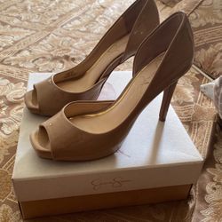 Jessica Simpson, Size 7 1/2