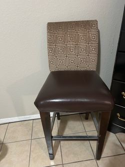 3 Bar stool chairs