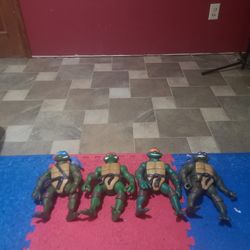 2002 Teenage Mutant Ninga Turtle Set 