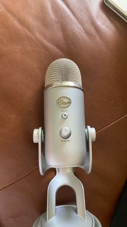 BLUE YETI MULTI-PATTERN MIC - SILVER