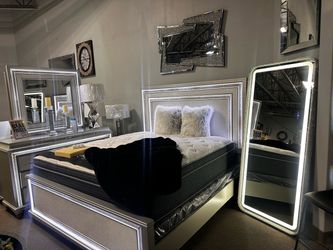 Silver Glam Bedroom Set with LED Lighting! ❤️🔥✨