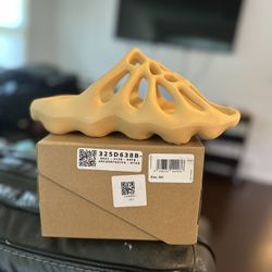 adidas Yeezy 450 Slide Cream