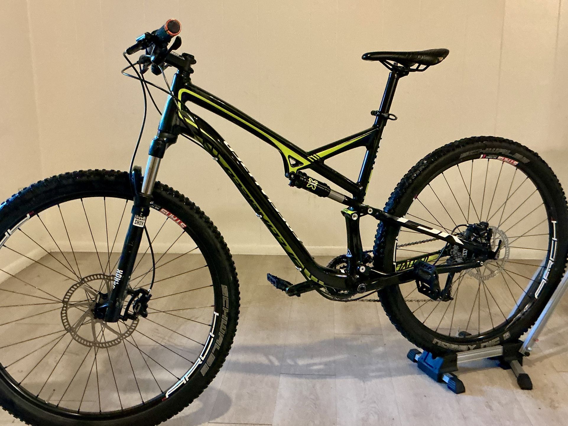 Gorgeous Specialized Full suspension Mountain (29er), Like New, LOADED! (