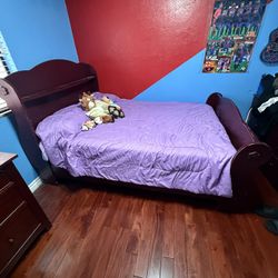 Twin Bedroom Set (Bed frame, Mattress, Nightstand, Dresser)