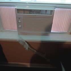 2 Months Old A/c Window Units