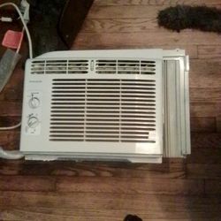 Ac Unit Frigidaire 
