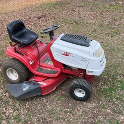 Huskee Supreme SLT 4600 for Sale in Greenville SC OfferUp