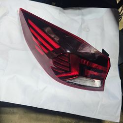 19-20 HYUNDAI ELANTRA OEM LEFT DRIVER SIDE TAIL LIGHT