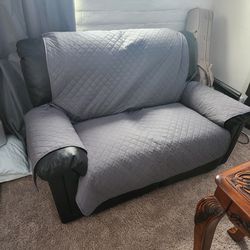  Love Seat (Recliners)