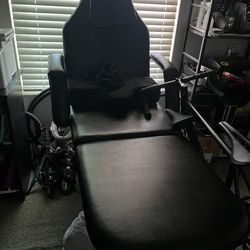 Tattoo / eye lash / massage chair