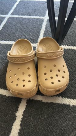 Beige crocs