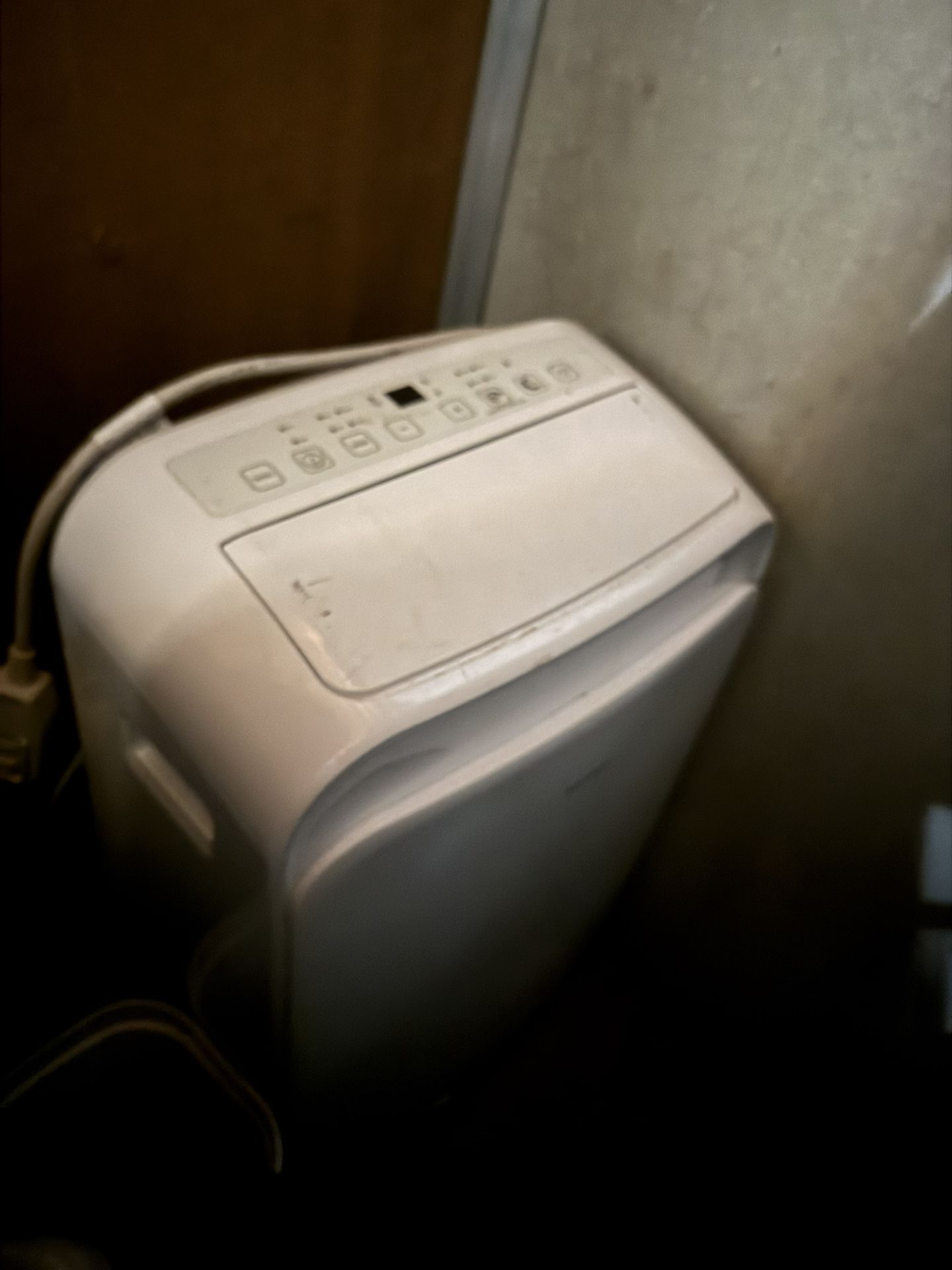 Portable Air Conditioner – 10,000 BTU w/ Window Kit – Works Great!