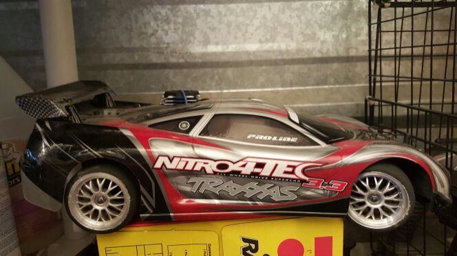 Nitro 4 tech gas RC car! !! 70 mph