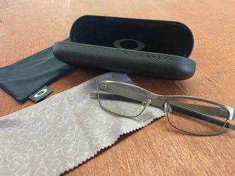 Oakley Metal Plate Eyeglasses with Case
