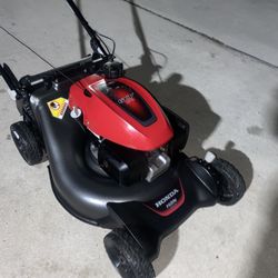 Self Propelled Mower By Honda HRN-216