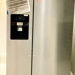 BRAND NEW WHIRLPOOL REFRIGERATOR FREEZER